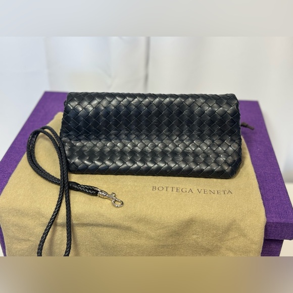 Bottega Veneta Dark Woven Leather Wristlet - Picture 2 of 3